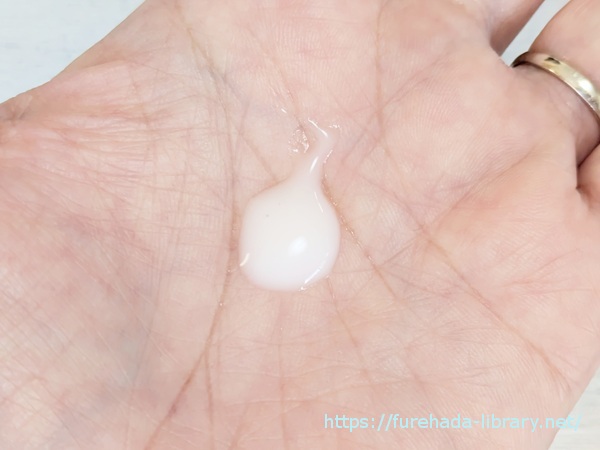 モイスチャーライジングセラム テクスチャー